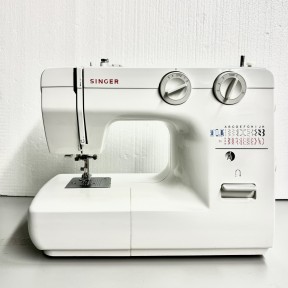 Singer 1120 Sewing Machine - USED Singer 1120 Sewing Machine - USED