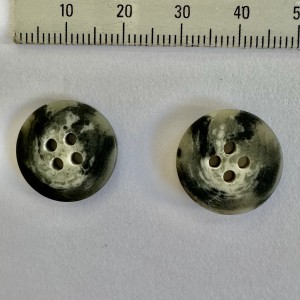 Button 250728 28L Black/White 4-hole 864 pieces Button 250728 28L Black/White 4-hole 864 pieces