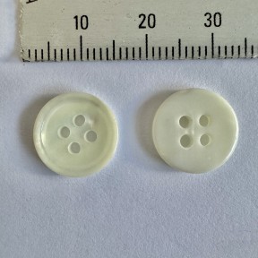 Button 340 20L White 4-hole 3600 pieces Button 340 20L White 4-hole 3600 pieces