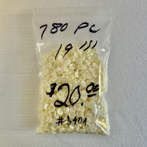 Button 3401 19L Pearl 4-hole 780 pieces Button 3401 19L Pearl 4-hole 780 pieces