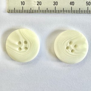 Button 4007 32L White 4-hole 576 pieces Button 4007 32L White 4-hole 576 pieces