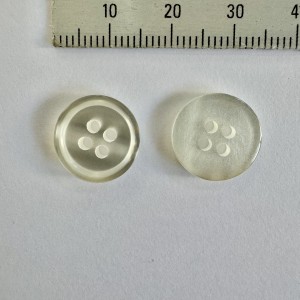 Button 5035 22L White 4-hole 1152 pieces Button 5035 22L White 4-hole 1152 pieces