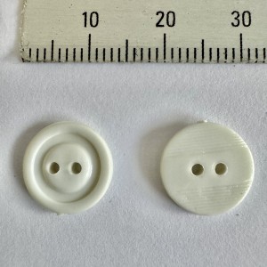 Button 87229 18L White 2-hole 1440 pieces Button 87229 18L White 2-hole 1440 pieces