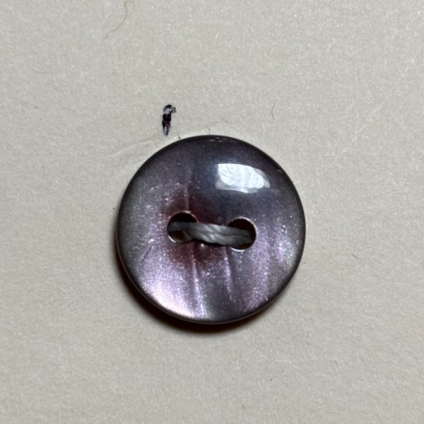 Button B100 Poly Smokey Purple Pearl 19-Ligne 11mm Button B100 Poly Smokey Purple Pearl 19-Ligne 11mm