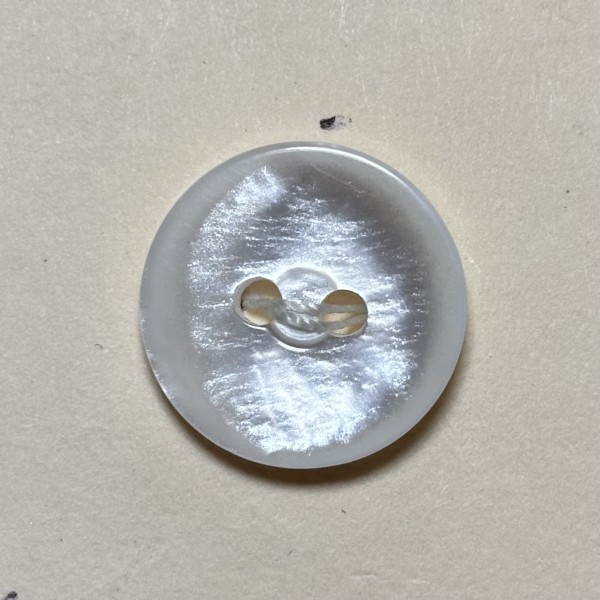 Button B101 Poly White Pearl 20-Ligne 14.7mm Button B101 Poly White Pearl 20-Ligne 14.7mm