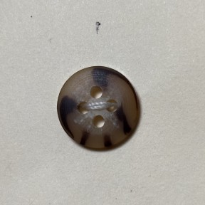 Button B103 Carador Horn-Style 19-Ligne 11.4mm Button B103 Carador Horn-Style 19-Ligne 11.4mm