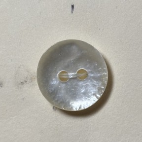 Button B104 Poly White Textured Pearl 24-Ligne 14.7mm Button B104 Poly White Textured Pearl 24-Ligne 14.7mm