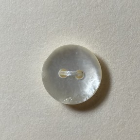 Button B105 Pearl Textured White 20-Ligne 12.3mm Button B105 Pearl Textured White 20-Ligne 12.3mm