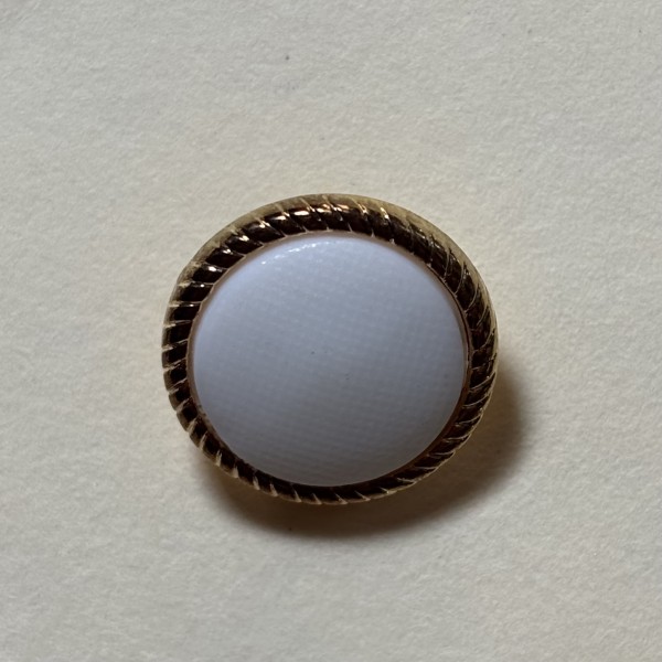 Button B109 Matte White with Gold Rim 24-Ligne 15mm Button B109 Matte White with Gold Rim 24-Ligne 15mm