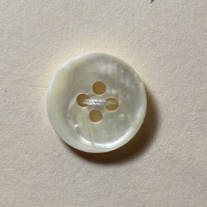 Button B121 Matte Cream Pearl 24-Ligne 15mm