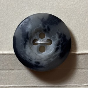 Button B127 Smokey Grey 32-Ligne 20mm