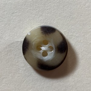 Button B140 Tan/Black AV/402FB