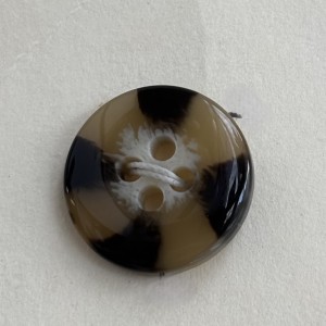 Button B154 Tan Dark Brown Horn-Style 25-Ligne 15.5mm