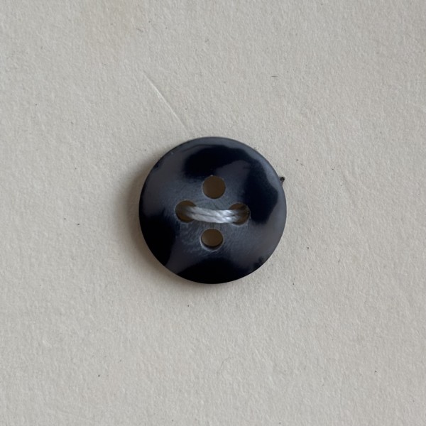 Button B165 Matte Grey 18-Ligne 11mm Button B165 Matte Grey 18-Ligne 11mm