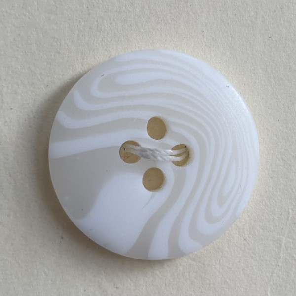Button B167 Poly White Wavy 32-Ligne 20mm Button B167 Poly White Wavy 32-Ligne 20mm