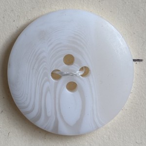 Button B177 White Wavy 40-Ligne 25mm