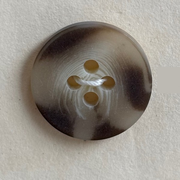 Button B184 DK BGE Muted Brown Mix 28-Ligne 18mm Button B184 DK BGE Muted Brown Mix 28-Ligne 18mm
