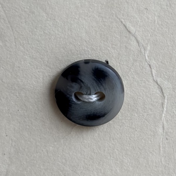 Button B185 Grey Black Mix 18-Ligne 11mm Button B185 Grey Black Mix 18-Ligne 11mm