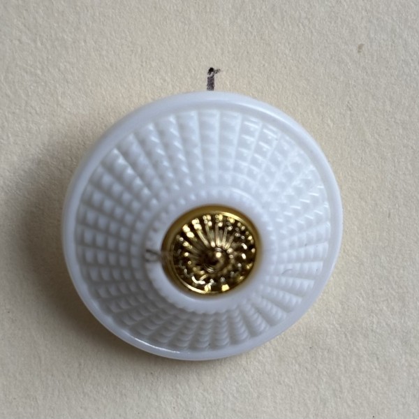 Button B187 White Gold Centre Shank 28-Ligne 18mm Button B187 White Gold Centre Shank 28-Ligne 18mm