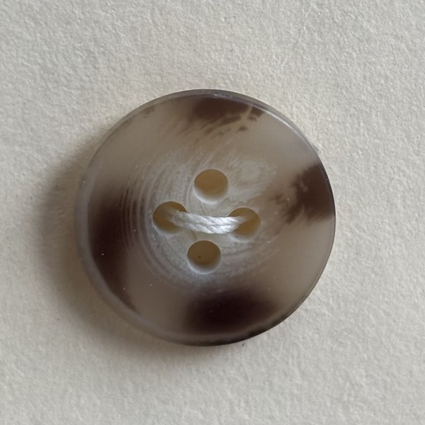 Button B190 BGE Taupe Mix 24-Ligne 15mm Button B190 BGE Taupe Mix 24-Ligne 15mm