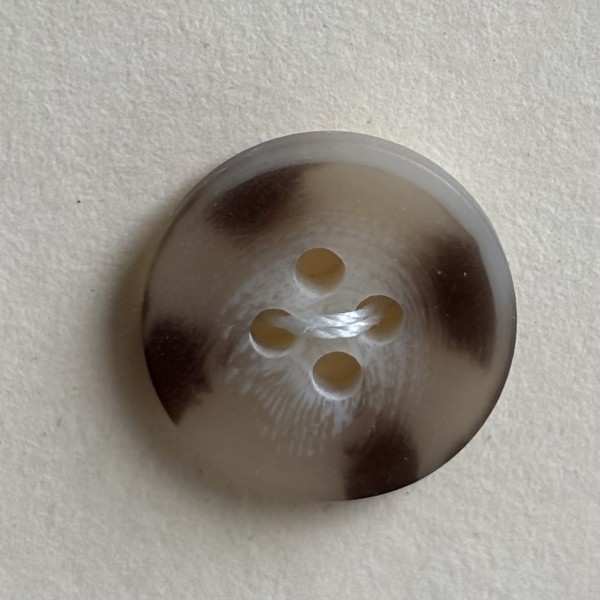 Button B193 BGE Taupe Mix 24-Ligne 15mm Button B193 BGE Taupe Mix 24-Ligne 15mm