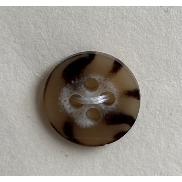 Button B197 DK BGE Tiger Stripe 21-Ligne 13mm Button B197 DK BGE Tiger Stripe 21-Ligne 13mm