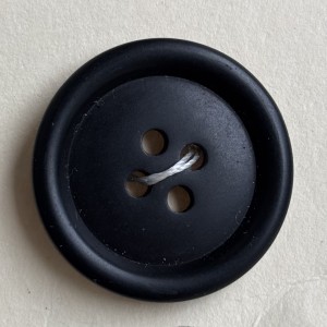 Button B207 Dyed Black Plastic Ring Edge 36-Ligne 23mm