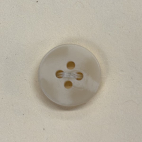 Button B227 Ivory Horn-Style 20-Ligne 12.5mm Button B227 Ivory Horn-Style 20-Ligne 12.5mm