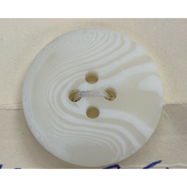 Button B235 White Wavy 40-Ligne 25mm Button B235 White Wavy 40-Ligne 25mm