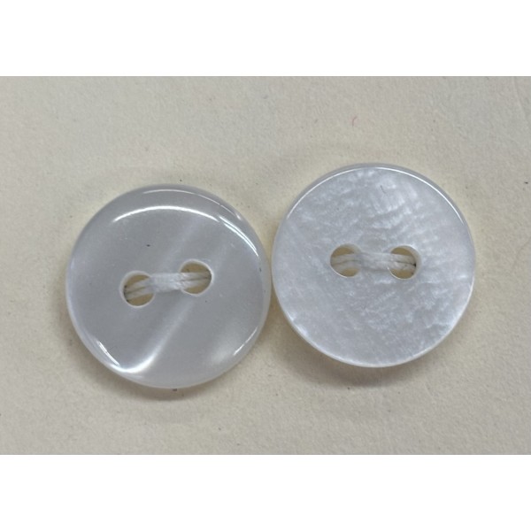 Button B240 Poly White Clear Back 20-Ligne 12.5mm Button B240 Poly White Clear Back 20-Ligne 12.5mm