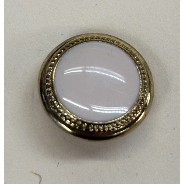 Button B246 Beige Gold Rim 27-Ligne 17.5mm Button B246 Beige Gold Rim 27-Ligne 17.5mm