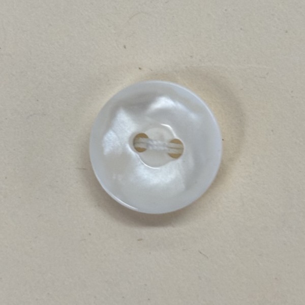 Button B253 Poly Pearl White 19-Ligne 12mm Button B253 Poly Pearl White 19-Ligne 12mm