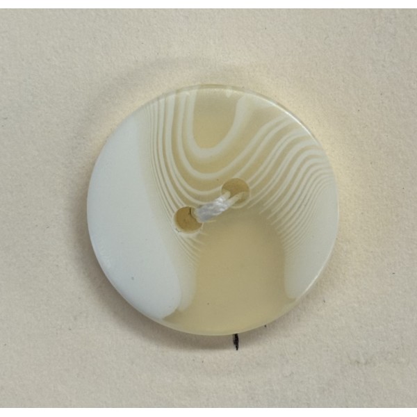 Button B261 Yellowish White Wavy 28-Ligne 17.7mm Button B261 Yellowish White Wavy 28-Ligne 17.7mm