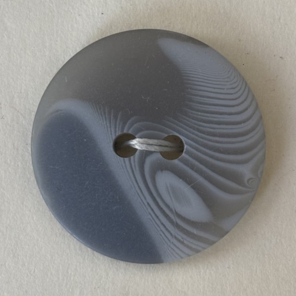 Button B270 2-hole Grey 36-Ligne 23mm