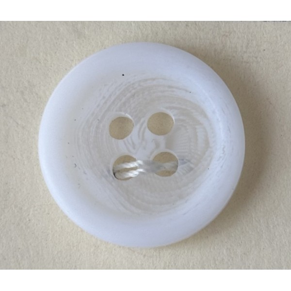 Button B316 White 4-hole 24-Ligne 15.5mm
