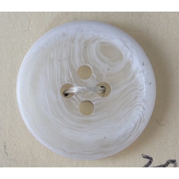Button B318 White 4-hole 32-Ligne 20.5mm